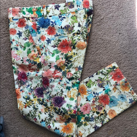 Floral pattern slacks - Picture 2 of 5